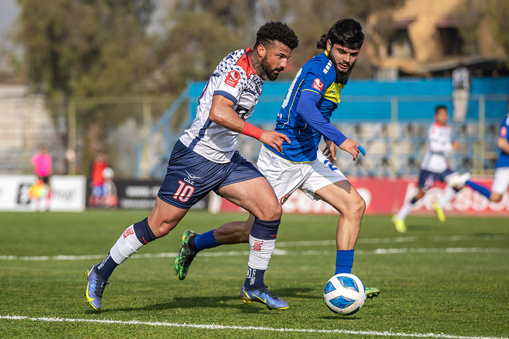 Deportes Recoleta continúa en su batalla por salir de zona de peligro